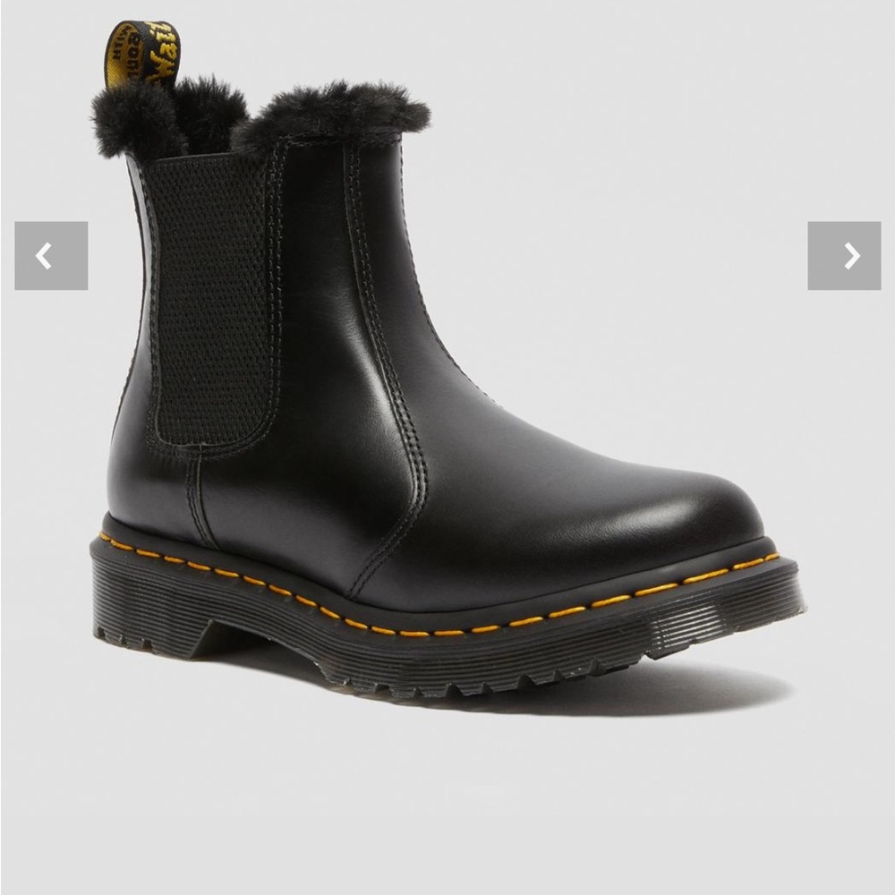 NWT DOC MARTENS 2976 LEONORE FAUX FUR LINED CHELSEA BOOTS
